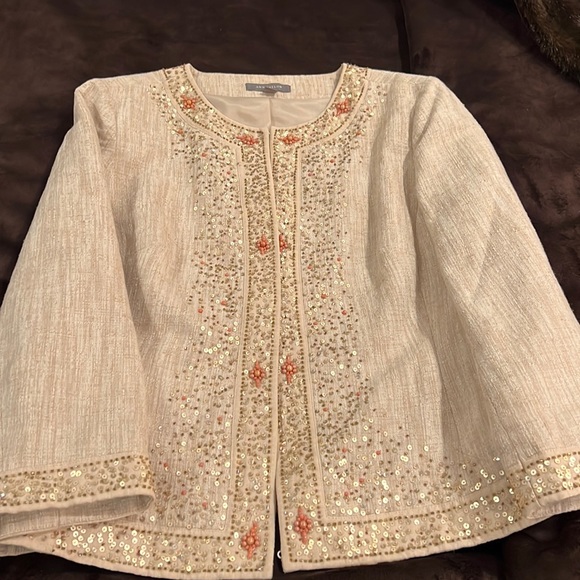 🍾HP💕Ann Taylor embellished jacket. Linen with beads and sequins. Hook close. - Picture 2 of 7